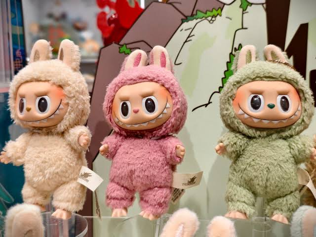 Labubu Blind Box Dolls – The Monsters Pop Mart Vinyl Face Macaron Bag Doll Pakistan – Assorted Color – 15cm